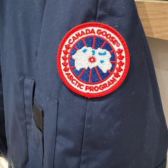 CANADA GOOSE - MENS CHILLIWACK BOMBER 7999M NAVY BLUE - TAGS ON, SIZE XL. - Picture 2 of 4